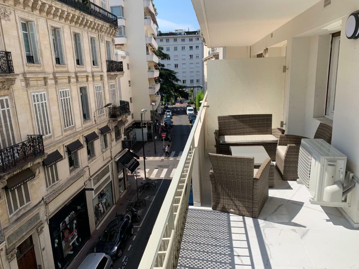 Le Palladium Кан Екстериор снимка